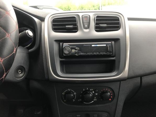Renault Logan II с пробегом 2016 года, цена 574 500 рублей, 166469 км, седан, Автокод Объявления