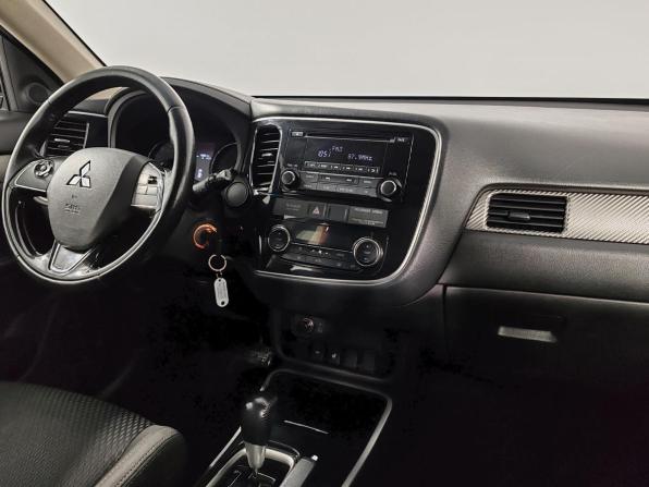 Mitsubishi Outlander III Рестайлинг 3 с пробегом 2018 года, цена 1 419 000 рублей, 310235 км, внедорожник, Автокод Объявления