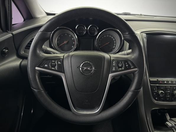 Opel Astra J с пробегом 2011 года, цена 615 000 рублей, 242486 км, хэтчбек, Автокод Объявления