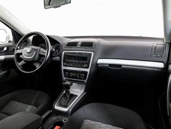 Skoda Octavia II (A5) Рестайлинг с пробегом 2012 года, цена 649 000 рублей, 134929 км, лифтбек, Автокод Объявления