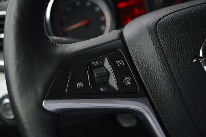 Opel Mokka I с пробегом 2013 года, цена 1 230 000 рублей, 88616 км, внедорожник, Автокод Объявления