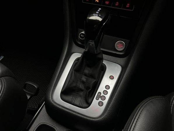 Volkswagen Sharan II Рестайлинг с пробегом 2015 года, цена 1 330 000 рублей, 117361 км, минивэн, Автокод Объявления