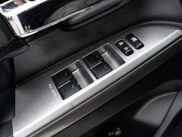 Toyota Land Cruiser 200 Series Рестайлинг 1 с пробегом 2012 года, цена 3 450 000 рублей, 262016 км, внедорожник, Автокод Объявления