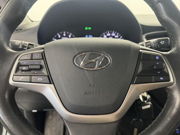 Hyundai Solaris II с пробегом 2017 года, цена 1 200 000 рублей, 96615 км, седан, Автокод Объявления