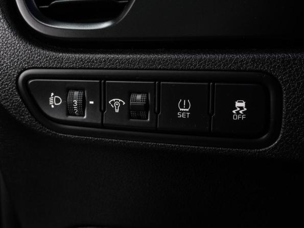 Kia Rio IV Рестайлинг с пробегом 2020 года, цена 1 696 000 рублей, 122701 км, седан, Автокод Объявления