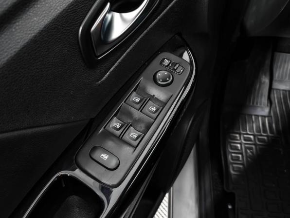 Renault Kaptur I Рестайлинг с пробегом 2021 года, цена 1 580 000 рублей, 78400 км, внедорожник, Автокод Объявления