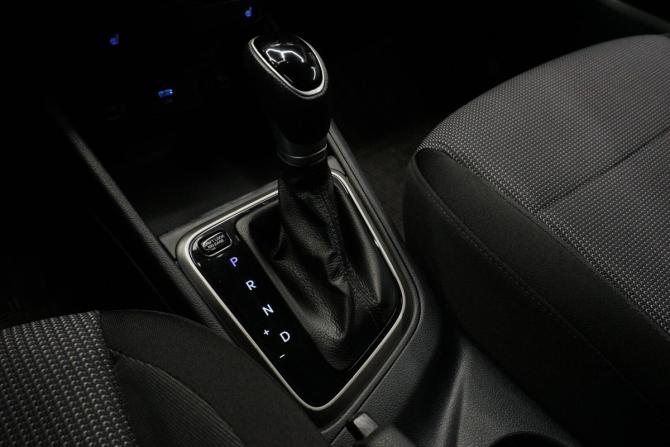 Hyundai Solaris II Рестайлинг с пробегом 2021 года, цена 1 365 000 рублей, 180000 км, седан, Автокод Объявления