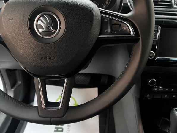 Skoda Rapid I с пробегом 2015 года, цена 795 000 рублей, 162377 км, лифтбек, Автокод Объявления