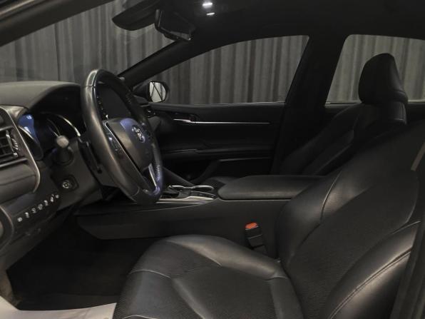 Toyota Camry VIII (XV70) Рестайлинг с пробегом 2021 года, цена 3 149 000 рублей, 84000 км, седан, Автокод Объявления