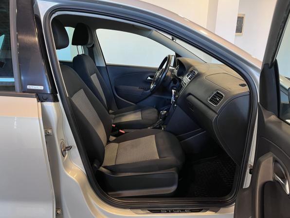 Volkswagen Polo V с пробегом 2014 года, цена 1 045 000 рублей, 94877 км, седан, Автокод Объявления