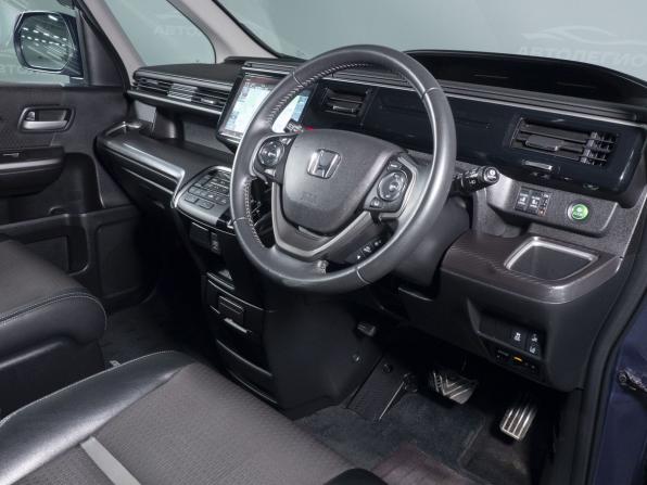 Honda Stepwgn V Рестайлинг с пробегом 2020 года, цена 2 535 000 рублей, 47000 км, минивэн, Автокод Объявления