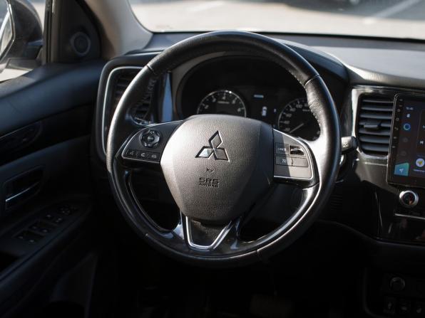 Mitsubishi Outlander III Рестайлинг 3 с пробегом 2020 года, цена 1 949 000 рублей, 180908 км, внедорожник, Автокод Объявления
