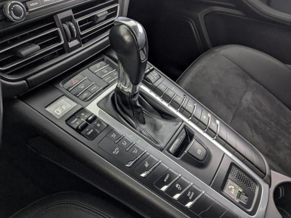 Porsche Macan I Рестайлинг с пробегом 2021 года, цена 3 665 000 рублей, 97103 км, внедорожник, Автокод Объявления