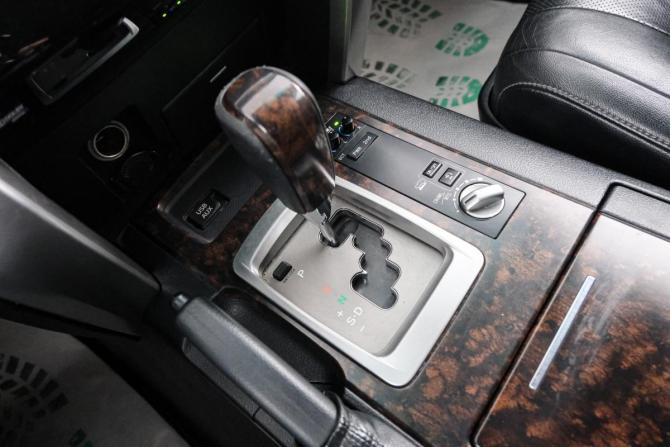 Toyota Land Cruiser 200 Series Рестайлинг 1 с пробегом 2013 года, цена 3 499 000 рублей, 317039 км, внедорожник, Автокод Объявления