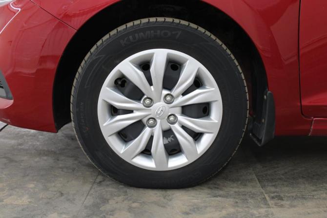 Hyundai Solaris II с пробегом 2019 года, цена 1 298 000 рублей, 74508 км, седан, Автокод Объявления