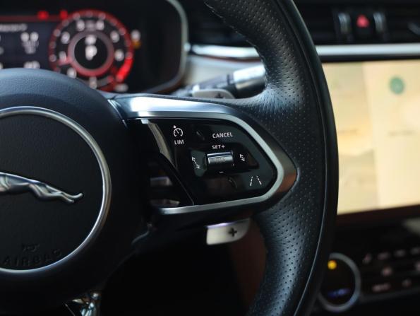 Jaguar F-Pace I Рестайлинг с пробегом 2020 года, цена 5 199 000 рублей, 52141 км, внедорожник, Автокод Объявления
