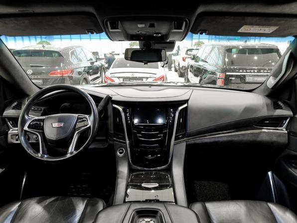 Cadillac Escalade IV с пробегом 2018 года, цена 3 975 000 рублей, 238976 км, внедорожник, Автокод Объявления