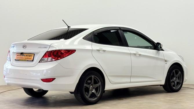 Hyundai Solaris I с пробегом 2014 года, цена 815 000 рублей, 92197 км, седан, Автокод Объявления