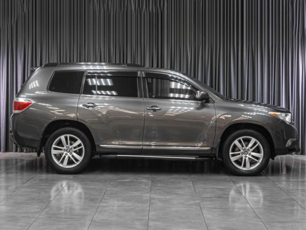 Toyota Highlander II (XU40) Рестайлинг с пробегом 2012 года, цена 2 139 000 рублей, 282094 км, внедорожник, Автокод Объявления