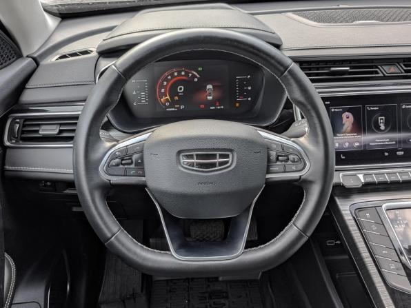 Geely Atlas Pro с пробегом 2023 года, цена 2 175 000 рублей, 40483 км, внедорожник, Автокод Объявления
