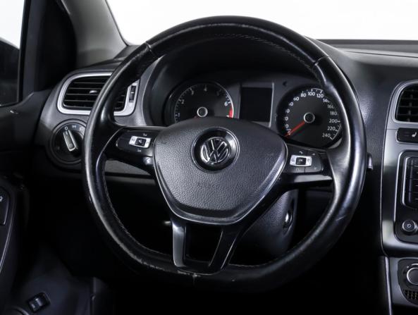 Volkswagen Polo V Рестайлинг с пробегом 2016 года, цена 1 108 000 рублей, 126916 км, седан, Автокод Объявления