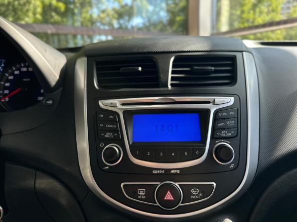 Hyundai Solaris I с пробегом 2012 года, цена 1 040 000 рублей, 37005 км, хэтчбек, Автокод Объявления