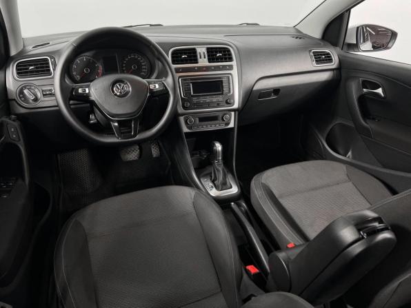 Volkswagen Polo V Рестайлинг с пробегом 2017 года, цена 998 900 рублей, 203439 км, седан, Автокод Объявления
