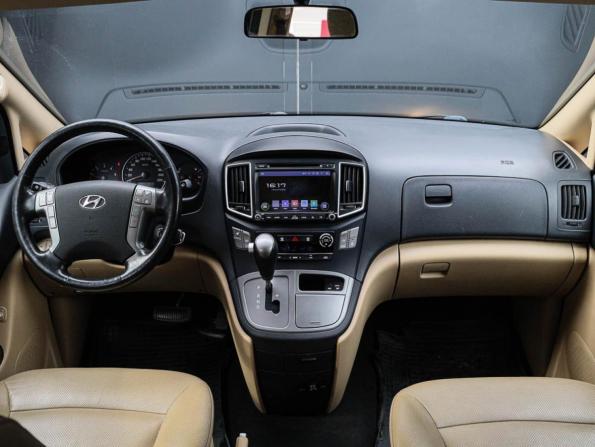 Hyundai H-1 II Рестайлинг с пробегом 2016 года, цена 2 420 000 рублей, 135362 км, минивэн, Автокод Объявления