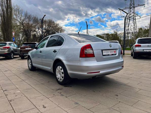 Skoda Octavia II (A5) Рестайлинг с пробегом 2011 года, цена 655 000 рублей, 250566 км, лифтбек, Автокод Объявления