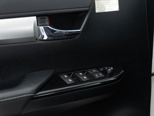 Toyota Hilux VIII с пробегом 2015 года, цена 3 398 999 рублей, 151600 км, offers.body_type.unknown, Автокод Объявления