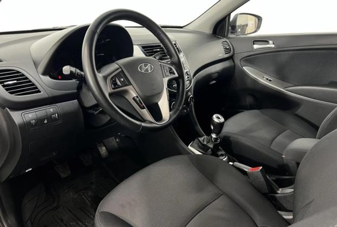 Hyundai Solaris I с пробегом 2014 года, цена 950 000 рублей, 133548 км, хэтчбек, Автокод Объявления