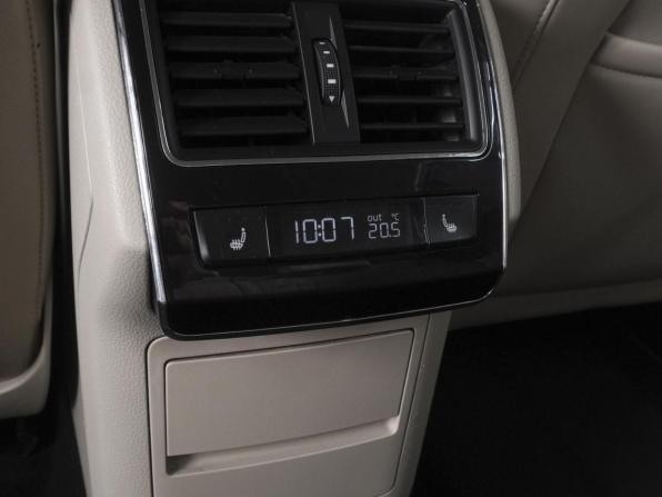 Skoda Superb III с пробегом 2015 года, цена 1 730 000 рублей, 260452 км, лифтбек, Автокод Объявления