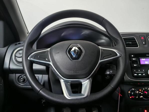 Renault Logan II Рестайлинг с пробегом 2019 года, цена 1 275 000 рублей, 30000 км, седан, Автокод Объявления