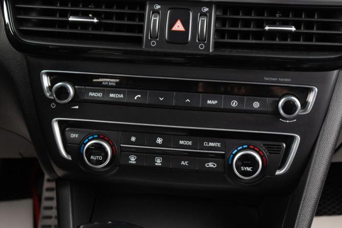 Kia Optima IV Рестайлинг с пробегом 2018 года, цена 2 199 000 рублей, 161004 км, седан, Автокод Объявления