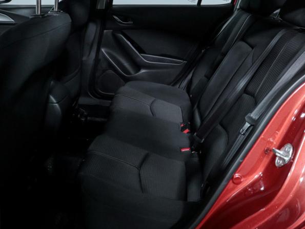 Mazda 3 III (BM) Рестайлинг с пробегом 2018 года, цена 1 690 000 рублей, 77752 км, седан, Автокод Объявления