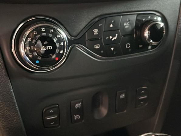 Renault Logan II Рестайлинг с пробегом 2019 года, цена 998 000 рублей, 152200 км, седан, Автокод Объявления