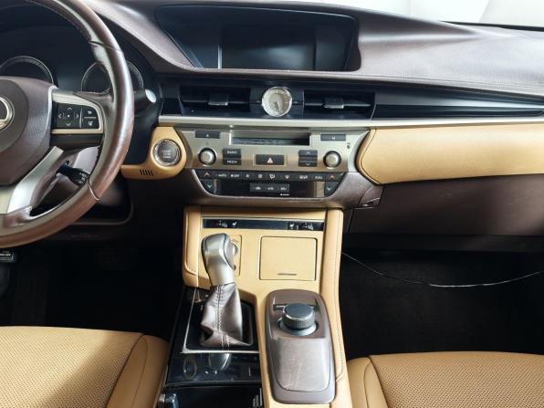 Lexus ES VI Рестайлинг с пробегом 2016 года, цена 2 245 000 рублей, 153921 км, седан, Автокод Объявления