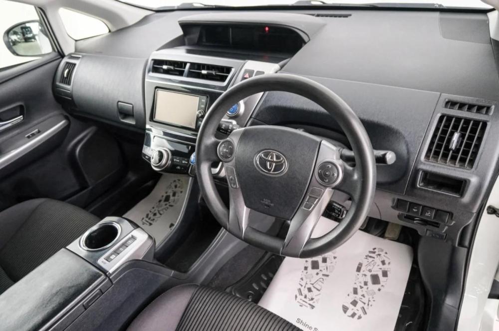 Toyota Prius Alpha I (ZVW40/41) Рестайлинг Красноярск  - изображение 9