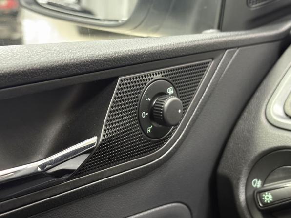 Skoda Rapid I Рестайлинг с пробегом 2019 года, цена 1 365 000 рублей, 61600 км, лифтбек, Автокод Объявления