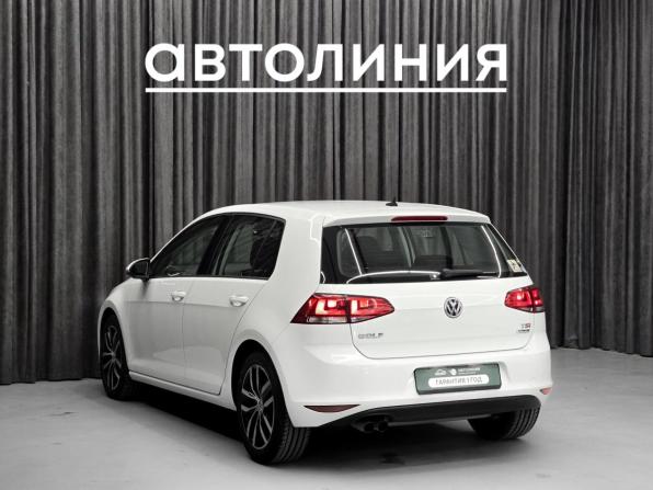 Volkswagen Golf VII с пробегом 2015 года, цена 1 240 000 рублей, 138815 км, хэтчбек, Автокод Объявления