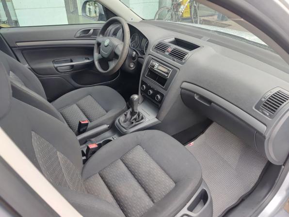 Skoda Octavia II (A5) Рестайлинг с пробегом 2011 года, цена 699 000 рублей, 95243 км, лифтбек, Автокод Объявления
