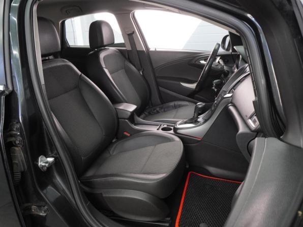 Opel Astra J с пробегом 2011 года, цена 649 000 рублей, 131807 км, хэтчбек, Автокод Объявления