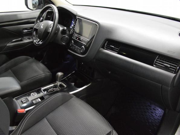 Mitsubishi Outlander III Рестайлинг 3 с пробегом 2019 года, цена 2 099 000 рублей, 70239 км, внедорожник, Автокод Объявления