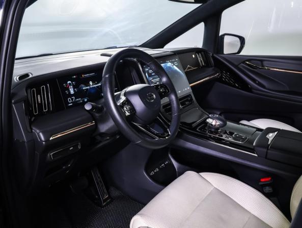 GAC M8 с пробегом 2023 года, цена 4 518 000 рублей, 20329 км, минивэн, Автокод Объявления