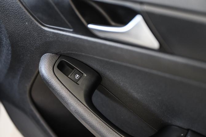 Volkswagen Jetta VI Рестайлинг с пробегом 2014 года, цена 1 300 000 рублей, 132000 км, седан, Автокод Объявления