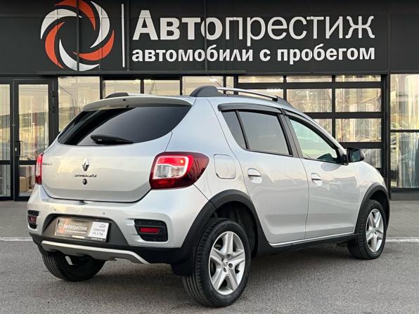 Renault Sandero II с пробегом 2017 года, цена 1 090 000 рублей, 127161 км, хэтчбек, Автокод Объявления