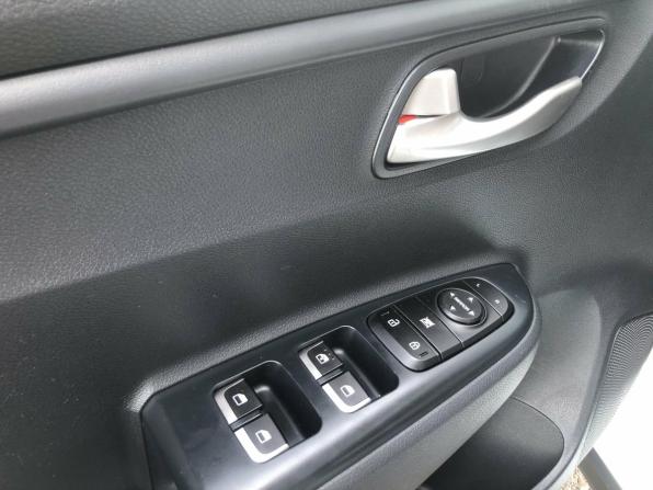 Kia Rio IV с пробегом 2019 года, цена 1 676 600 рублей, 60592 км, хэтчбек, Автокод Объявления