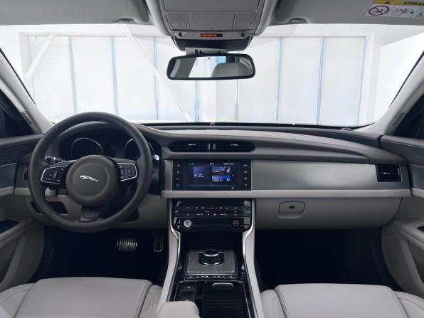 Jaguar XF II с пробегом 2017 года, цена 2 230 000 рублей, 95194 км, седан, Автокод Объявления