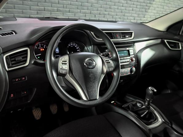 Nissan Qashqai II с пробегом 2015 года, цена 1 350 000 рублей, 79171 км, внедорожник, Автокод Объявления
