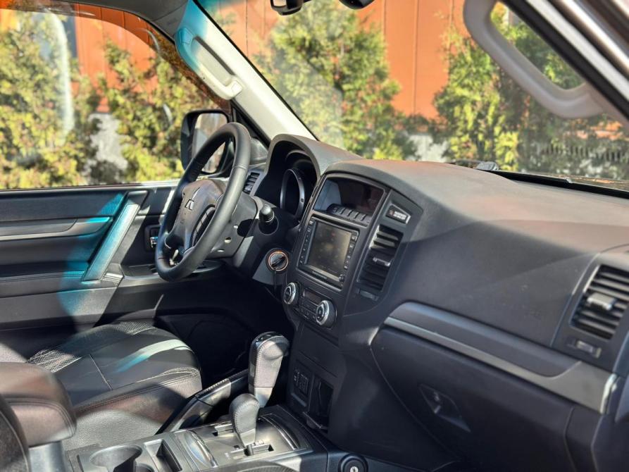 Mitsubishi Pajero IV Рестайлинг 1 Москва  - изображение 12